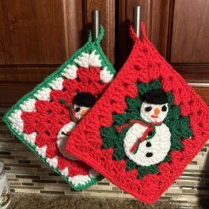 Christmas Hand Made Knitted Crochet Beautiful Pot Holders ~ Set of two New!!
